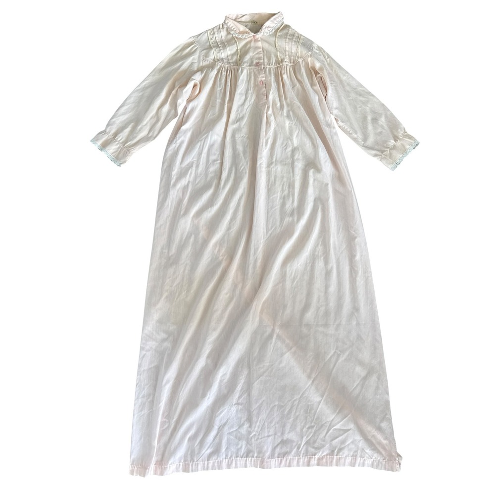 Schrank Vintage Nightgown Long Sleeve Lace Ribbon Trim Medium light Pink 1960s